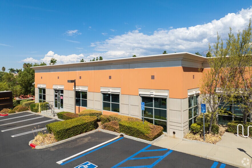 9568 Archibald Ave, Rancho Cucamonga, CA à vendre - Photo de l’immeuble – Image 2 sur 5