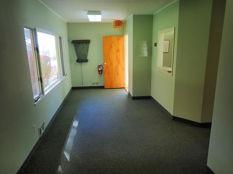 6133 Big Tree Rd, Livonia, NY à louer - Photo de l’immeuble – Image 3 sur 17