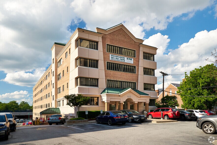 4401 East-West Hwy, Bethesda, MD à louer - Photo de l’immeuble – Image 3 sur 4