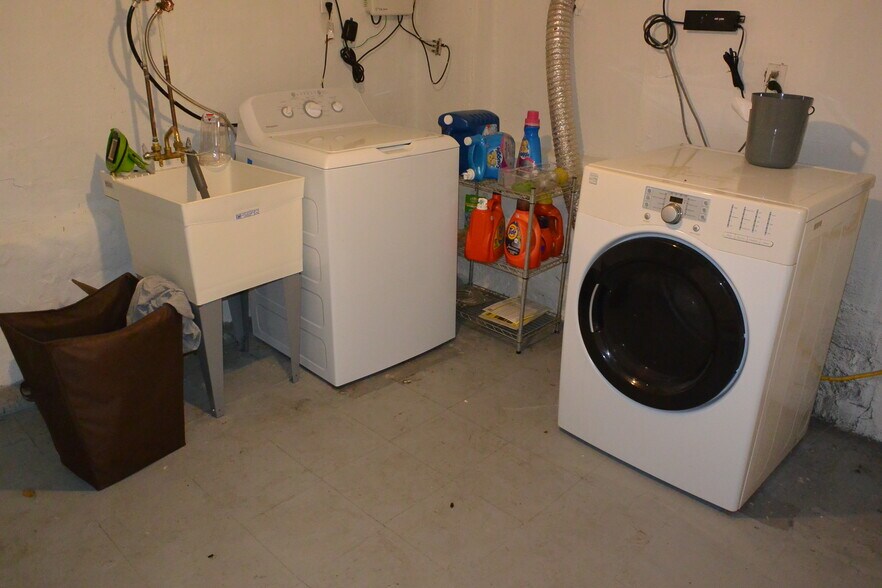 5862 Christian St, Philadelphia, PA à louer - Photo de l’immeuble – Image 3 sur 20