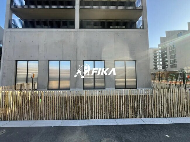 Plus de détails pour Local commercial à vendre