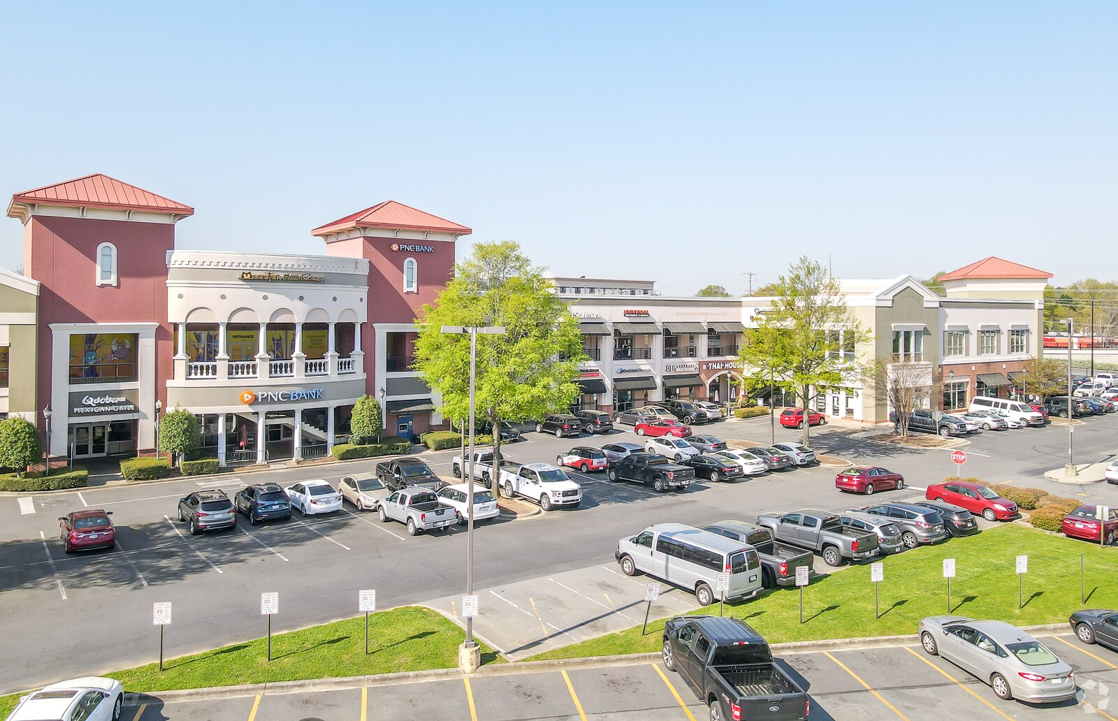 230 E WT Harris Blvd, Charlotte, NC à louer Photo principale– Image 1 sur 5