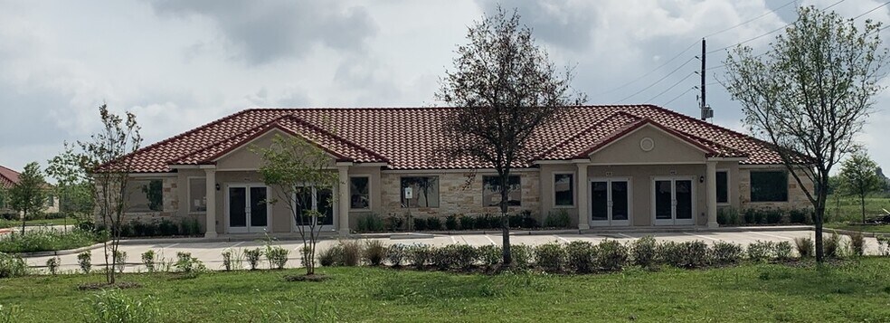 2743 Smith Ranch Rd, Pearland, TX à louer - Photo de l’immeuble – Image 2 sur 8