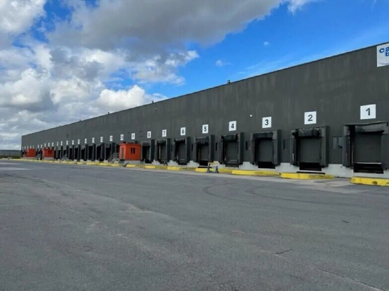 Industriel/Logistique dans Montsoult à louer - Photo de l’immeuble – Image 3 sur 10