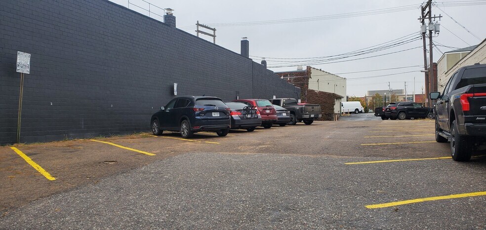 310 S 10th St, Lincoln, NE à louer - Photo de l’immeuble – Image 3 sur 12