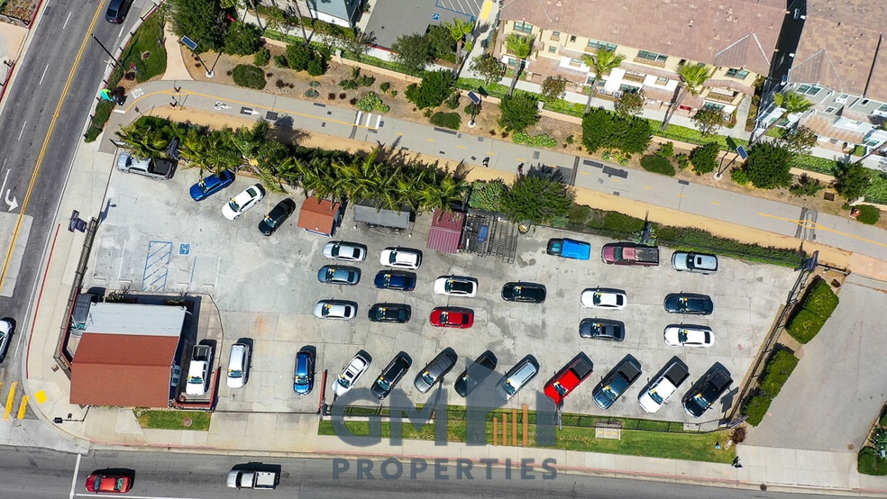 12421 Whittier Blvd, Whittier, CA à louer - Photo de l’immeuble – Image 3 sur 9