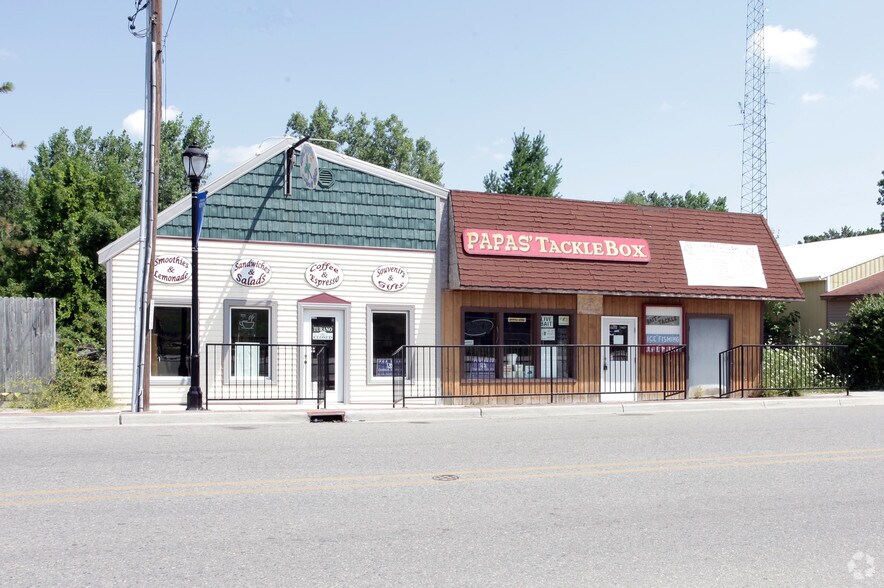 210 Lake St, Crystal, MI à vendre - Photo de l’immeuble – Image 2 sur 16