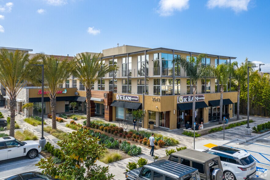 2043 Westcliff Dr, Newport Beach, CA à louer - Photo principale – Image 1 sur 4