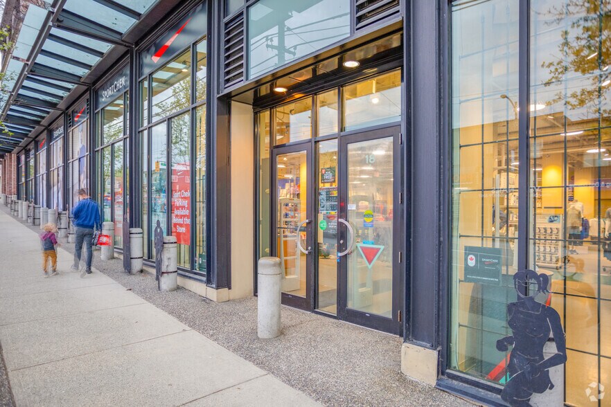 18 W Broadway, Vancouver, BC à louer - Photo de l’immeuble – Image 3 sur 6