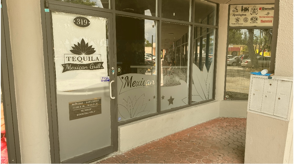 303-339 NE 167th St, Miami, FL à louer Photo de l’immeuble– Image 1 sur 8