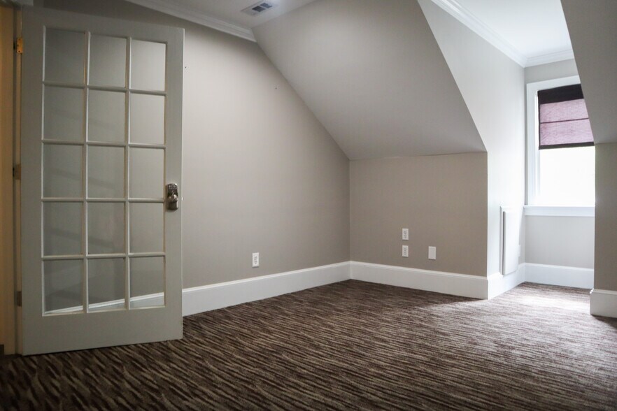 5540 Mcneely Dr, Raleigh, NC à vendre - Photo de l’immeuble – Image 2 sur 8