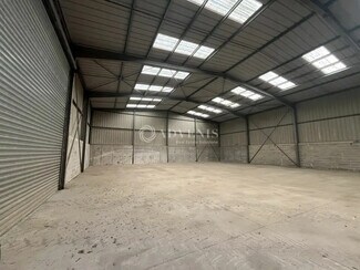 Plus de détails pour Local d'activités à louer