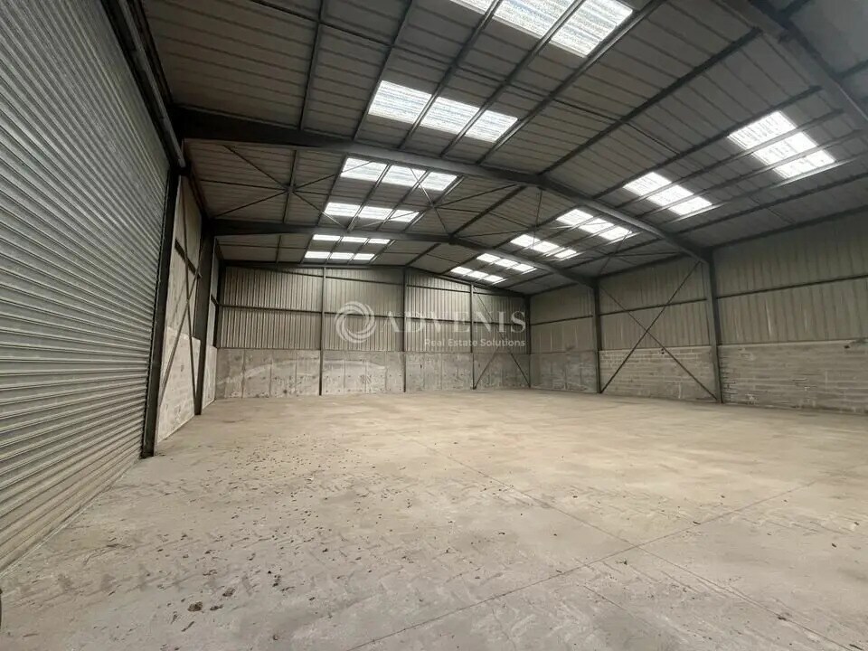 Local d’activités dans Dammartin-en-Goële à louer Photo de l’immeuble– Image 1 sur 7