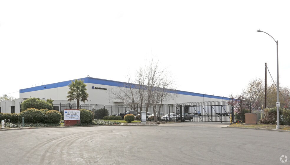 111 Uranium Dr, Sunnyvale, CA à louer - Photo de l’immeuble – Image 3 sur 5