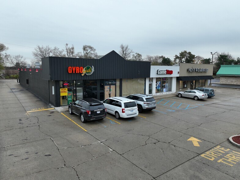 7040-7060 N Wayne Rd, Westland, MI à vendre - Photo de l’immeuble – Image 2 sur 7