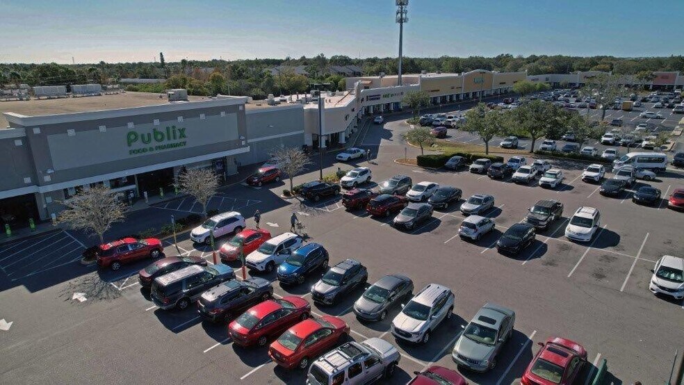 3665-3825 E Bay Dr, Largo, FL à louer - Photo de l’immeuble – Image 3 sur 4