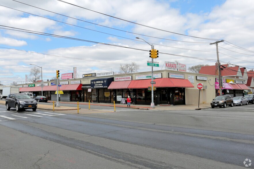 227-01-227-23 Merrick Blvd, Jamaica, NY à louer - Photo principale – Image 1 sur 1