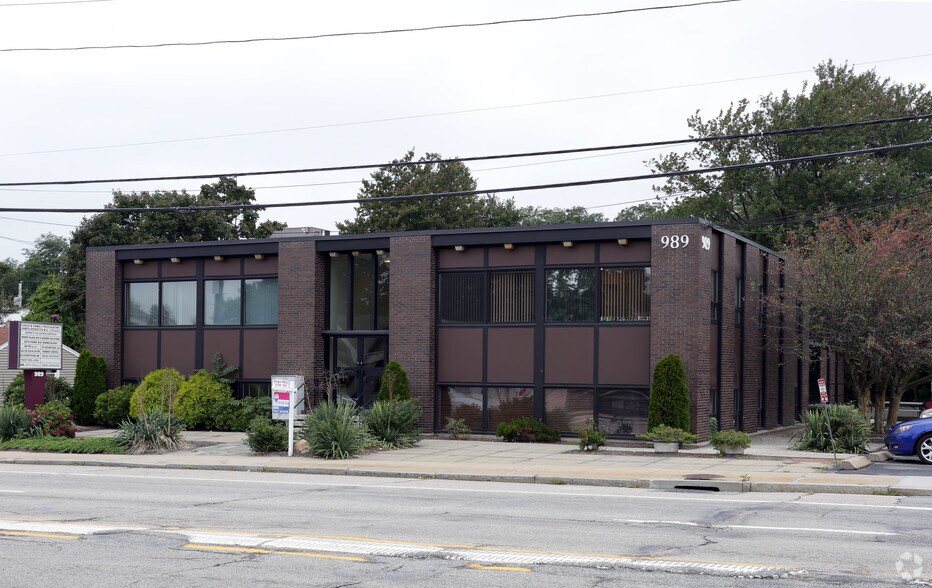 989 Reservoir Ave, Cranston, RI à louer - Photo de l’immeuble – Image 1 sur 20
