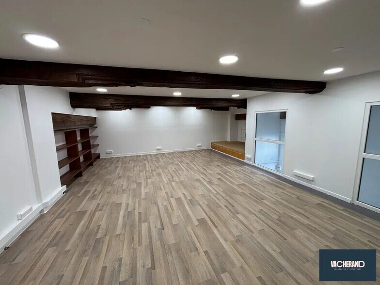 Bureau dans Aulnoy-lez-Valenciennes à louer - Photo de l’immeuble – Image 3 sur 3
