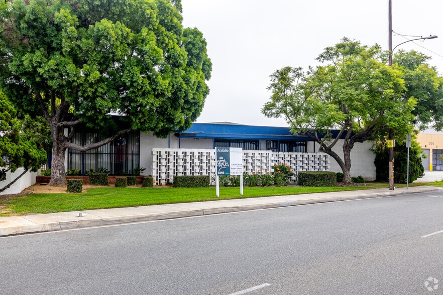 2060 Garfield Ave, Commerce, CA à louer - Photo principale – Image 1 sur 7