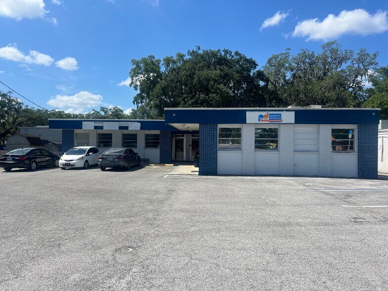 107 W Robertson St, Brandon, FL à vendre - Photo de l’immeuble – Image 3 sur 8