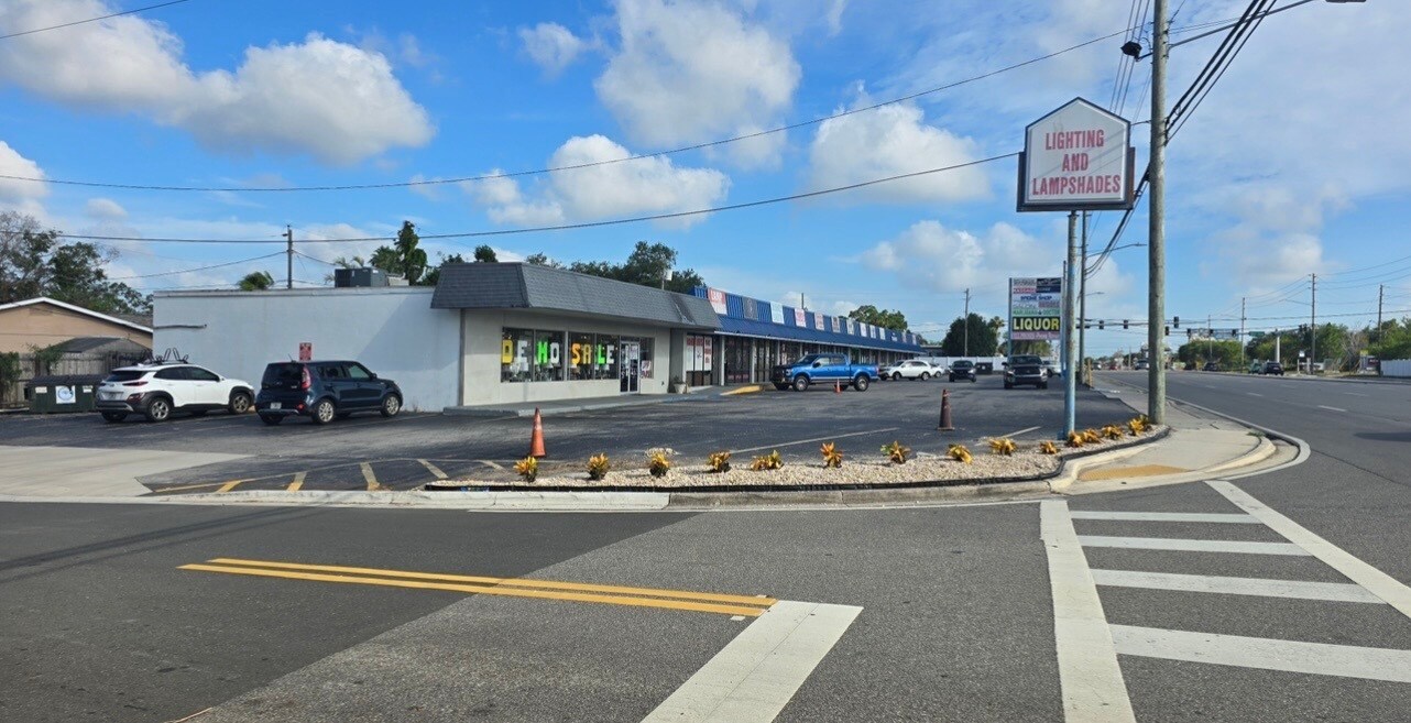 12691 Seminole Blvd, Largo, FL à louer Photo de l’immeuble– Image 1 sur 2