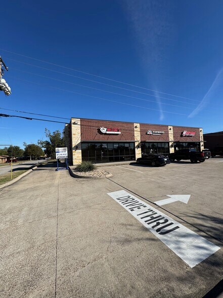 110 N Jim Wright Fwy, Fort Worth, TX à louer - Photo de l’immeuble – Image 3 sur 15