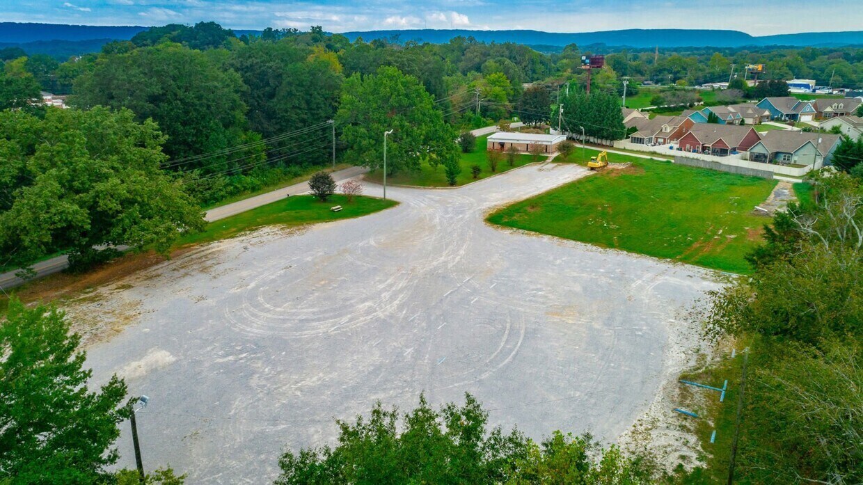 4913 Adams Rd, Hixson, TN à louer Photo principale– Image 1 sur 5