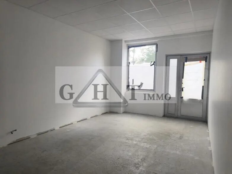 Local commercial dans Charenton-le-Pont à vendre - Photo intérieure – Image 2 sur 5