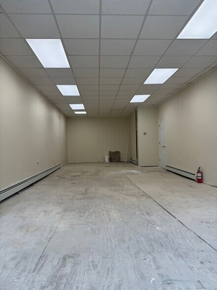 10209 101st Ave, Ozone Park, NY à louer - Photo de l’immeuble – Image 2 sur 3