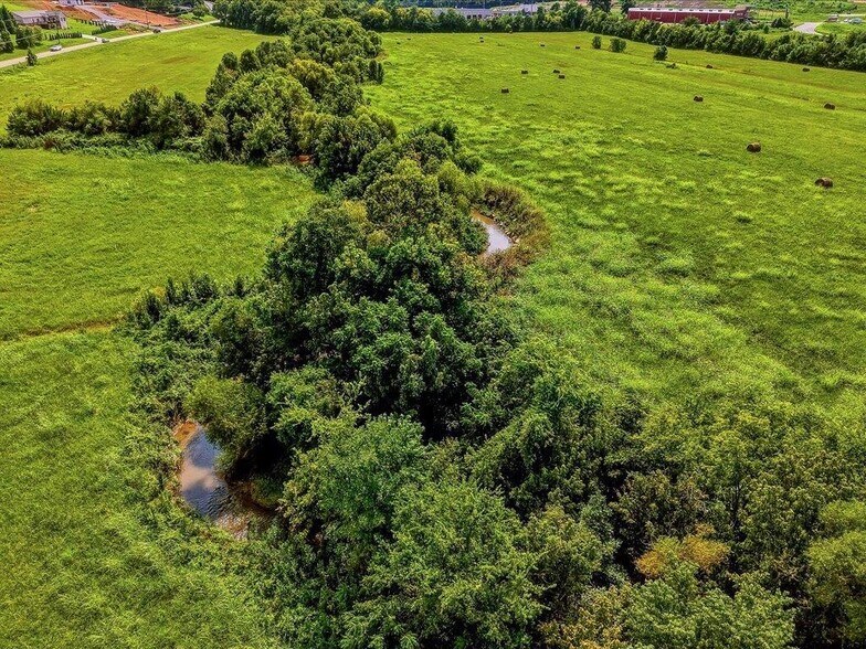 Middle Creek Road, Sevierville, TN à vendre - Aérien – Image 1 sur 11