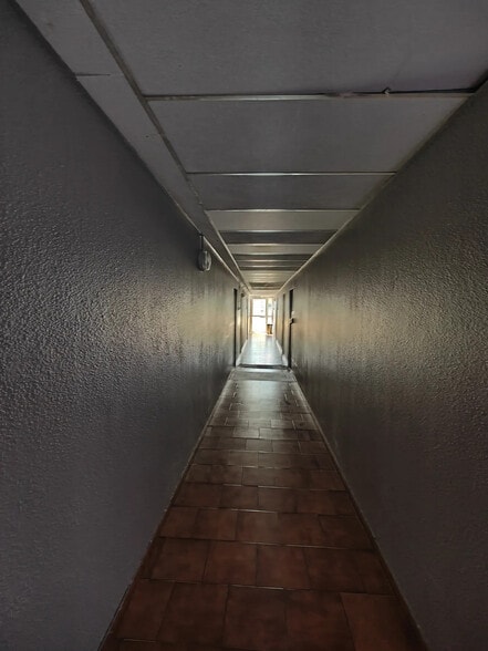 2200 Chemin De Saint Claude, Antibes à louer - Photo de l’immeuble – Image 3 sur 7