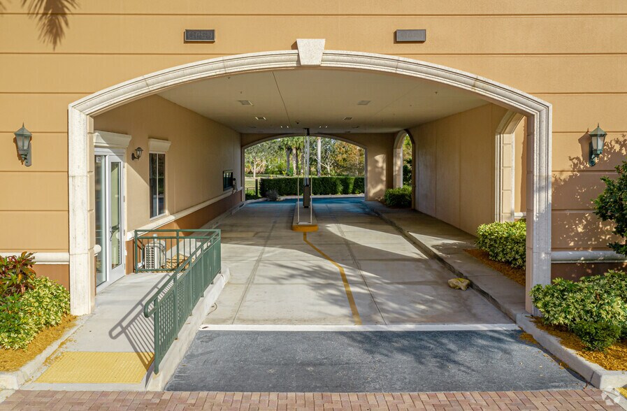 4280 Professional Center Dr, Palm Beach Gardens, FL à vendre - Photo de l’immeuble – Image 3 sur 9