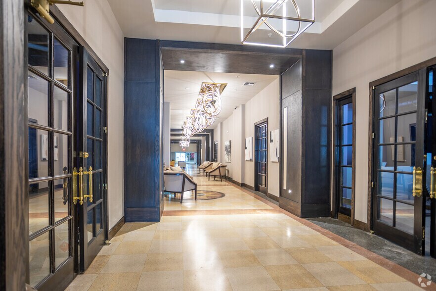225 E Capitol St, Jackson, MS à louer - Hall d’entrée – Image 3 sur 7