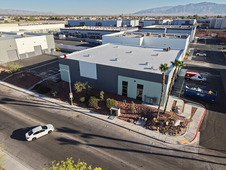 2630 Brooks Ave, North Las Vegas, NV à vendre - Photo de l’immeuble – Image 2 sur 8