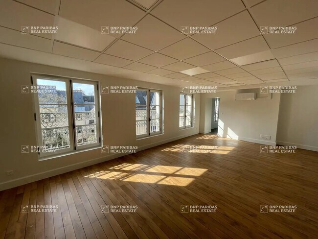 Plus de détails pour 23-25 Rue Du Docteur Bretonneau, Tours - Bureau à louer