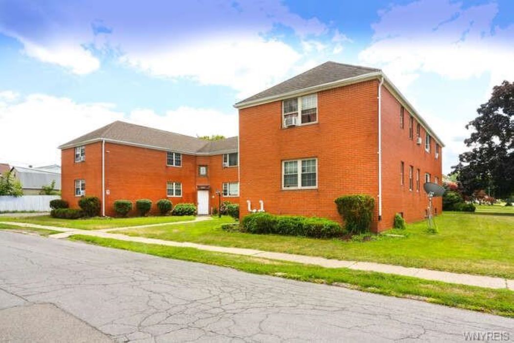128 Colton Ave, Lackawanna, NY à vendre Photo de l’immeuble– Image 1 sur 31