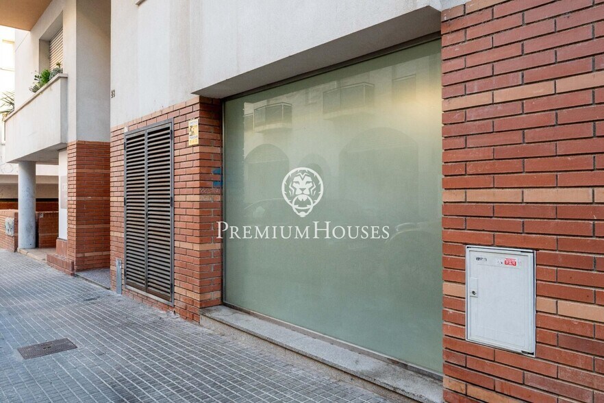 Immeuble residentiel dans Vilanova i la Geltrú, Barcelona à vendre - Photo de l’immeuble – Image 3 sur 5