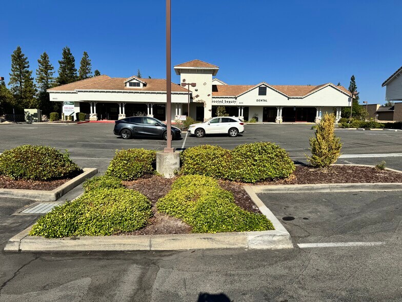 8445 Sierra College Blvd, Roseville, CA à louer - Photo de l’immeuble – Image 3 sur 8