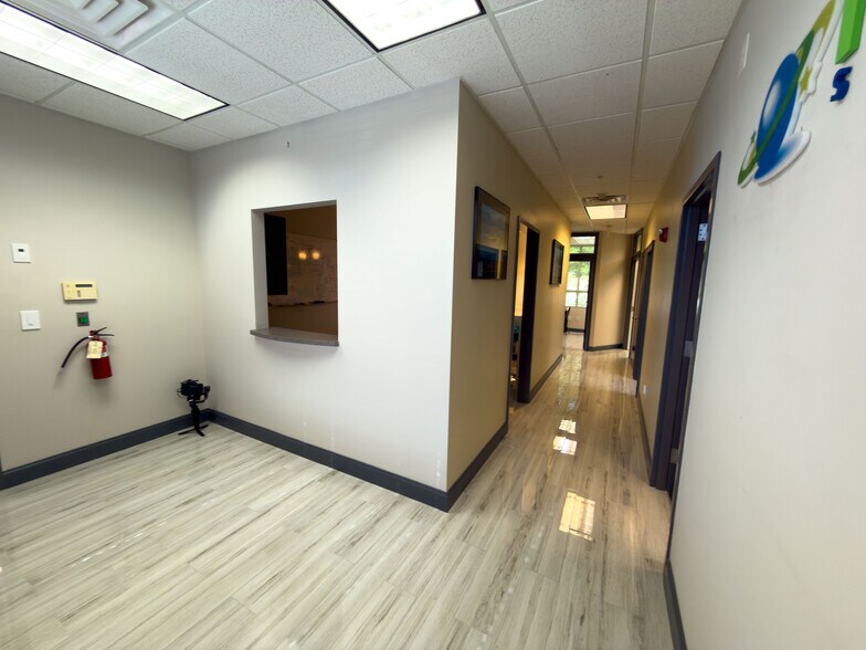 1186 Satellite Blvd, Suwanee, GA à louer - Photo de l’immeuble – Image 3 sur 9