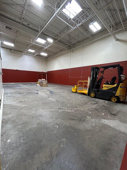 202-206 Pegasus Ave, Northvale, NJ à louer - Photo intérieure – Image 3 sur 29