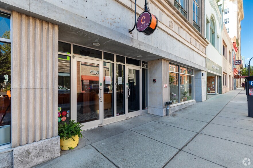 107-109 W Main St, Durham, NC à louer - Photo de l’immeuble – Image 2 sur 3