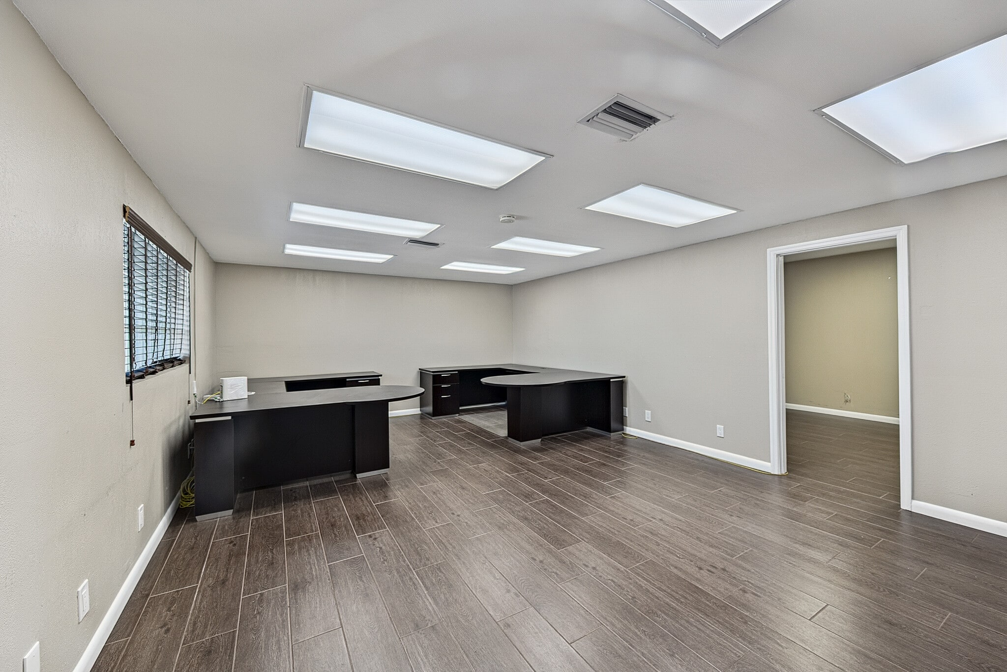 900-950 NE 40th Ct, Oakland Park, FL à louer Photo intérieure– Image 1 sur 18