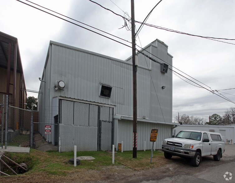 5200 N Main St, Houston, TX à louer - Photo de l’immeuble – Image 3 sur 4