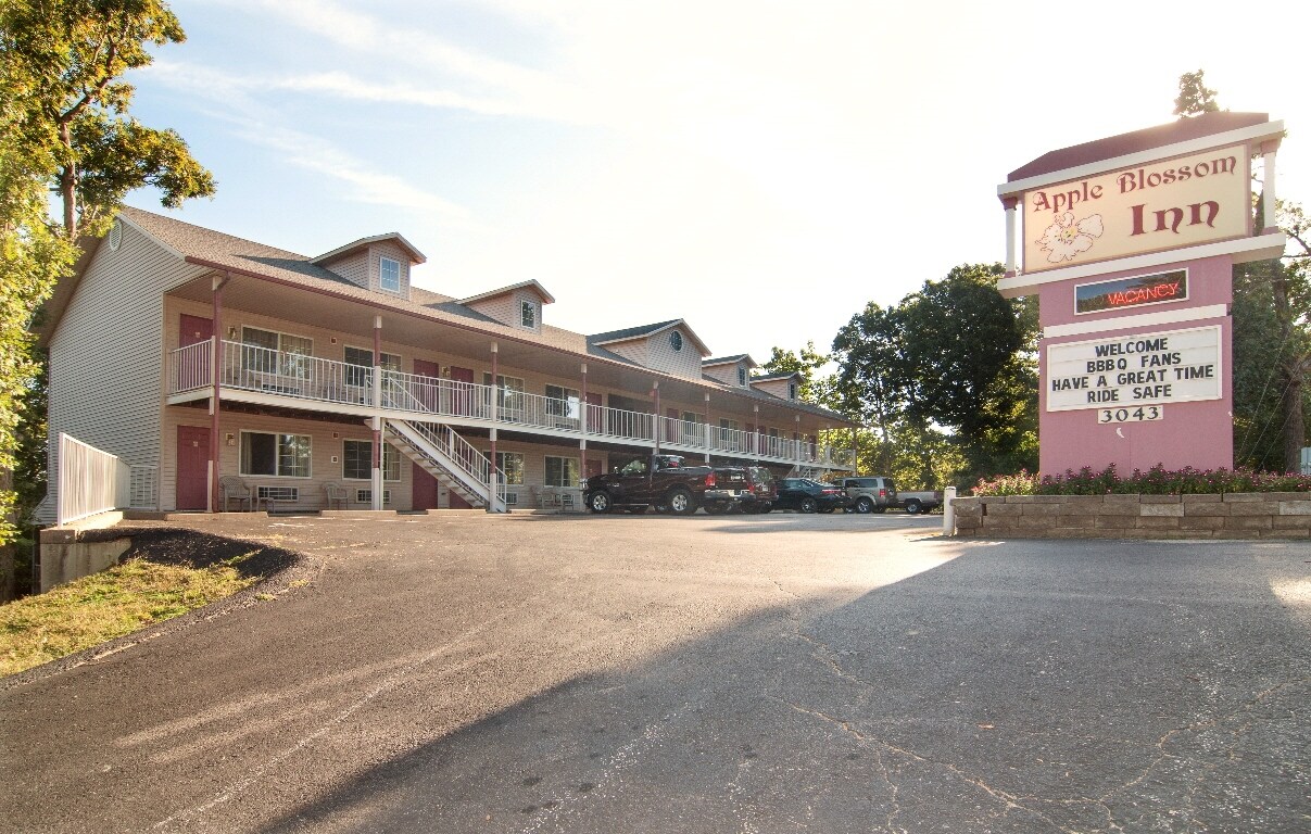 3043 E Van Buren, Eureka Springs, AR à vendre Photo principale– Image 1 sur 48