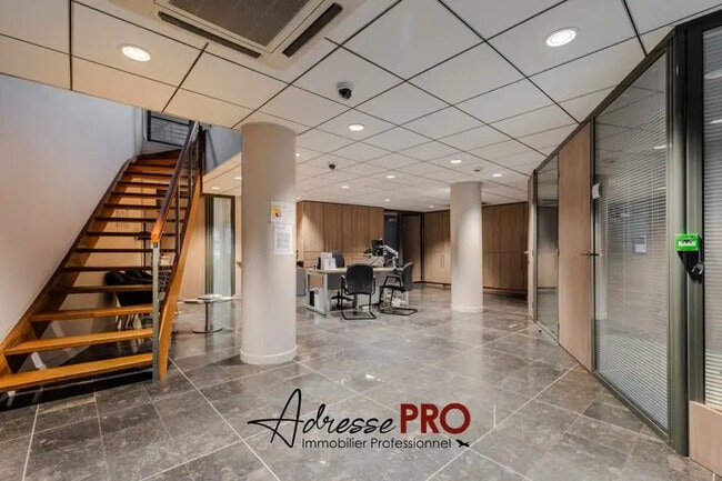 Plus de détails pour Local commercial à vendre