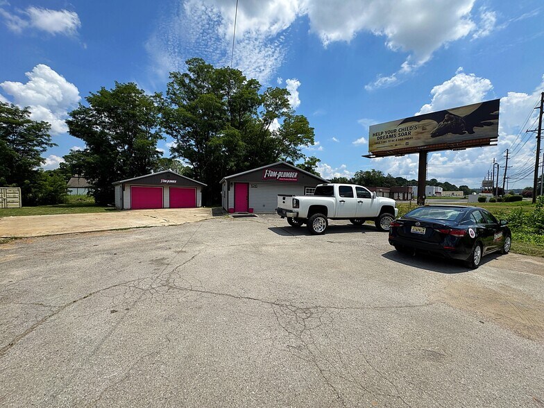 1916 Jordan Ln NW, Huntsville, AL à vendre - Photo de l’immeuble – Image 1 sur 46