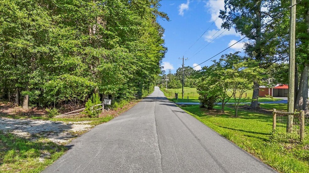 1443 Henderson Rd, Gray Court, SC à vendre - Photo de l’immeuble – Image 3 sur 11