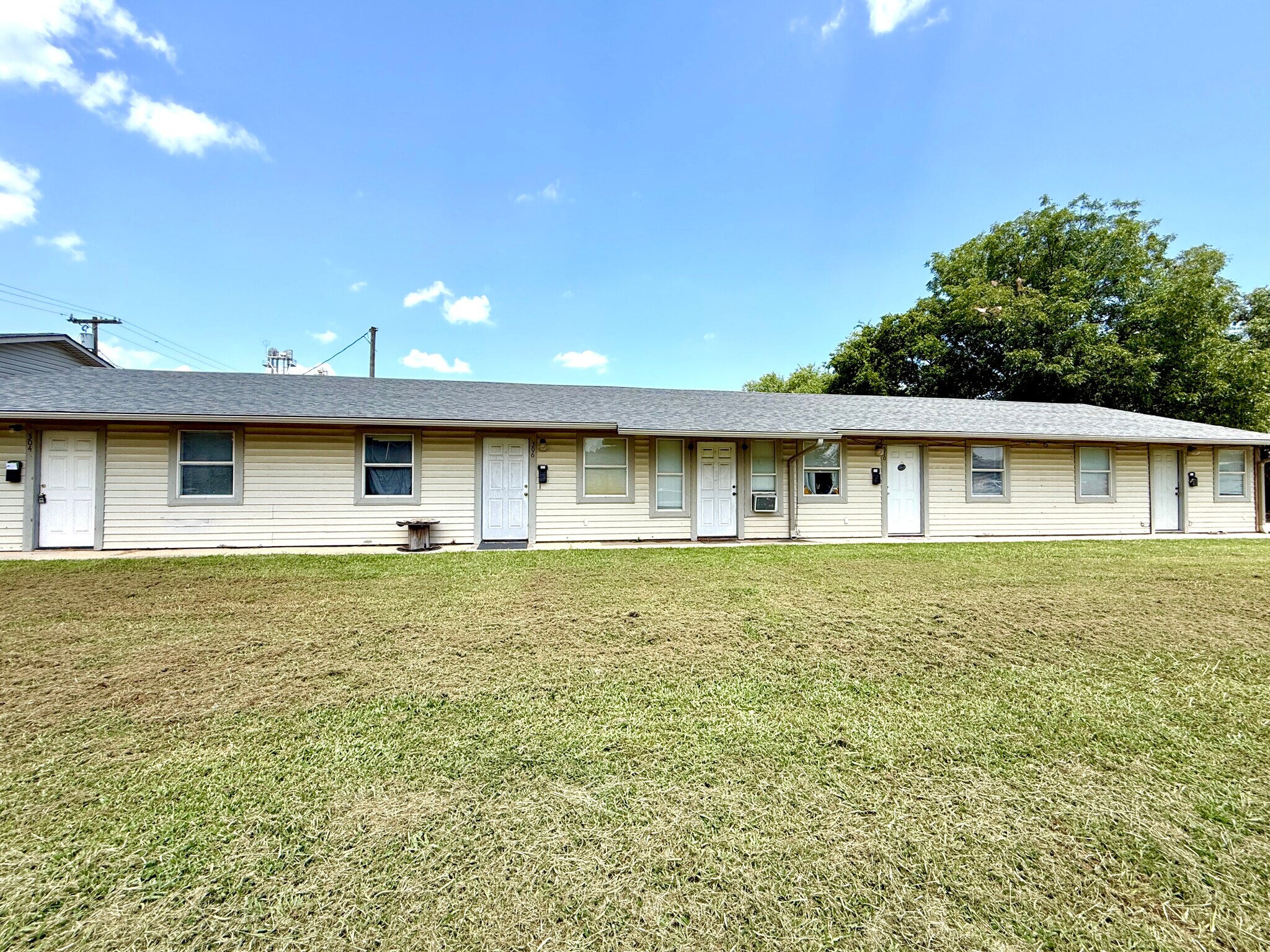 312 S B St, Davis, OK à vendre Photo de l’immeuble– Image 1 sur 22