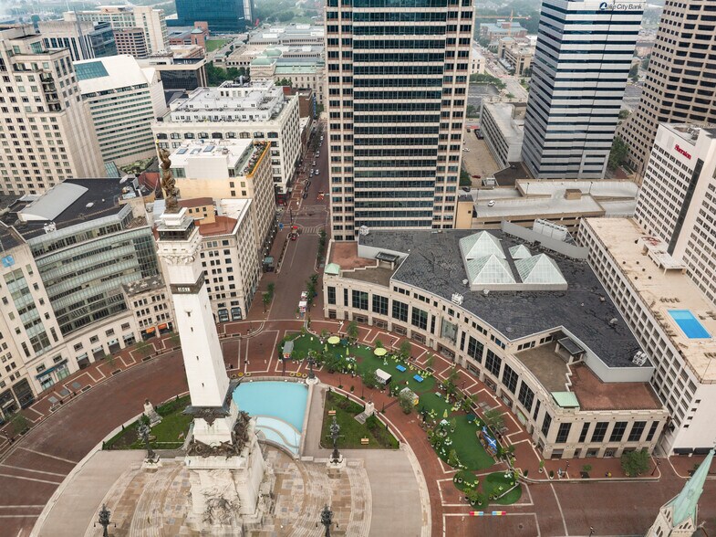 120 Monument Cir, Indianapolis, IN à louer - Photo de l’immeuble – Image 3 sur 15